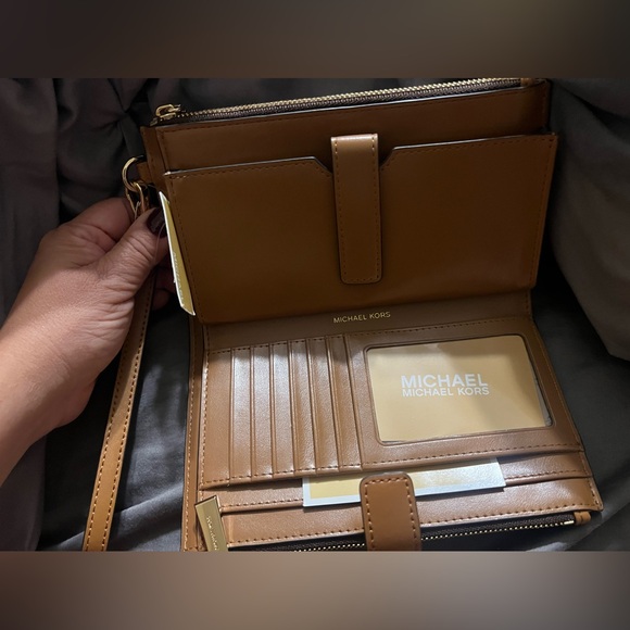 Michael Kors Wallet & Wristlet NWT - Picture 4 of 8